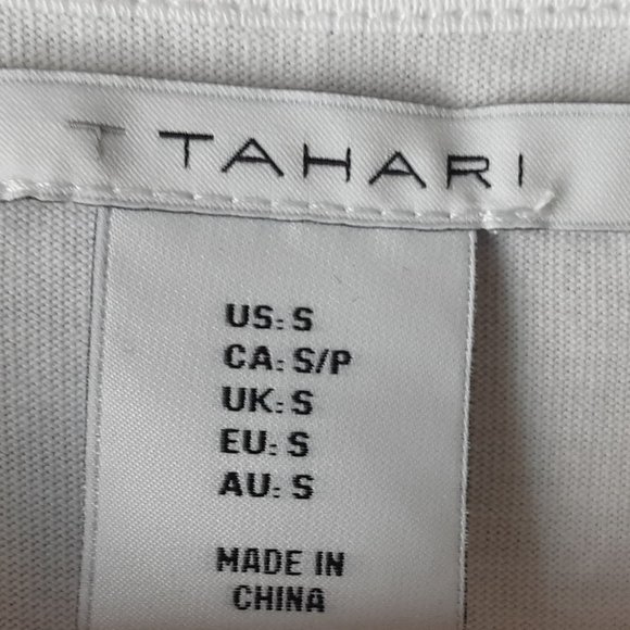 T Tahari White Crew Neck T-shirt with Bow on Collar | New! Size Small - Picture 11 of 15